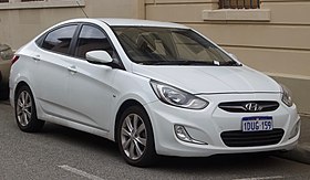 2012 Hyundai Accent (RB) Premium sedan (2018-10-01) 01.jpg